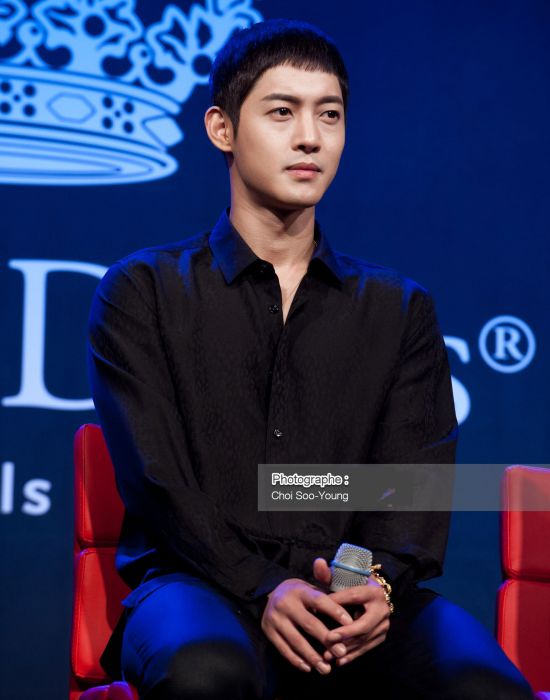 Cliquer pour voir l'image en taille réelle
==============
11-09-2013 Riverside Hôtel Seoul
11-09-2013 Riverside Hôtel Seoul