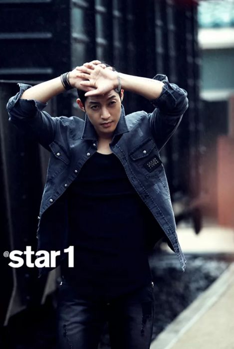 Cliquer pour voir l'image en taille réelle
==============
Star1g.jpg Star1g.jpg