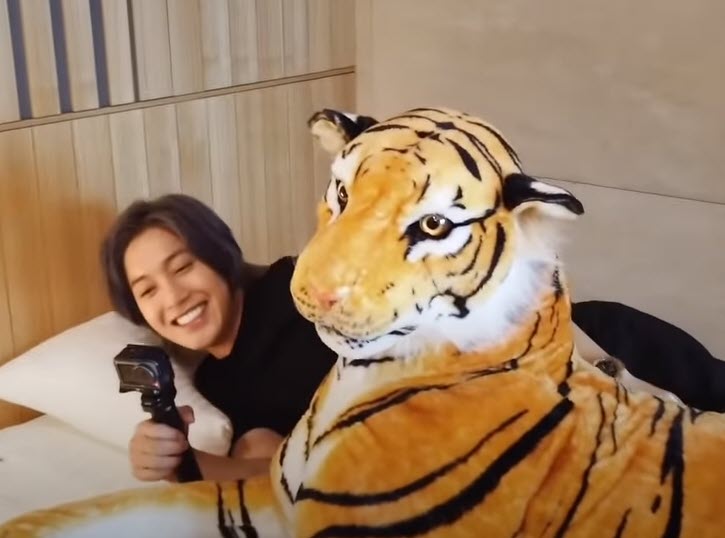 YT0710c.jpg YT0710c.jpg