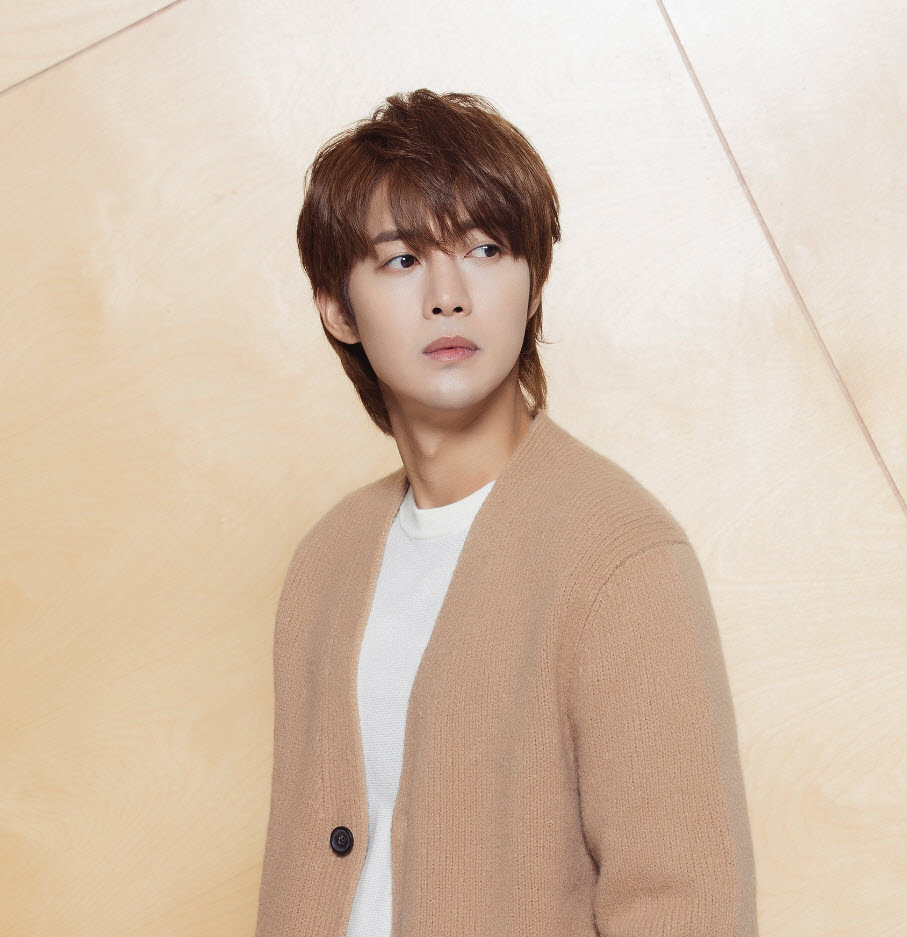 Kim_Hyun_Joong_-_Official_-_Jan01-b.jpg Kim_Hyun_Joong_-_Official_-_Jan01-b.jpg