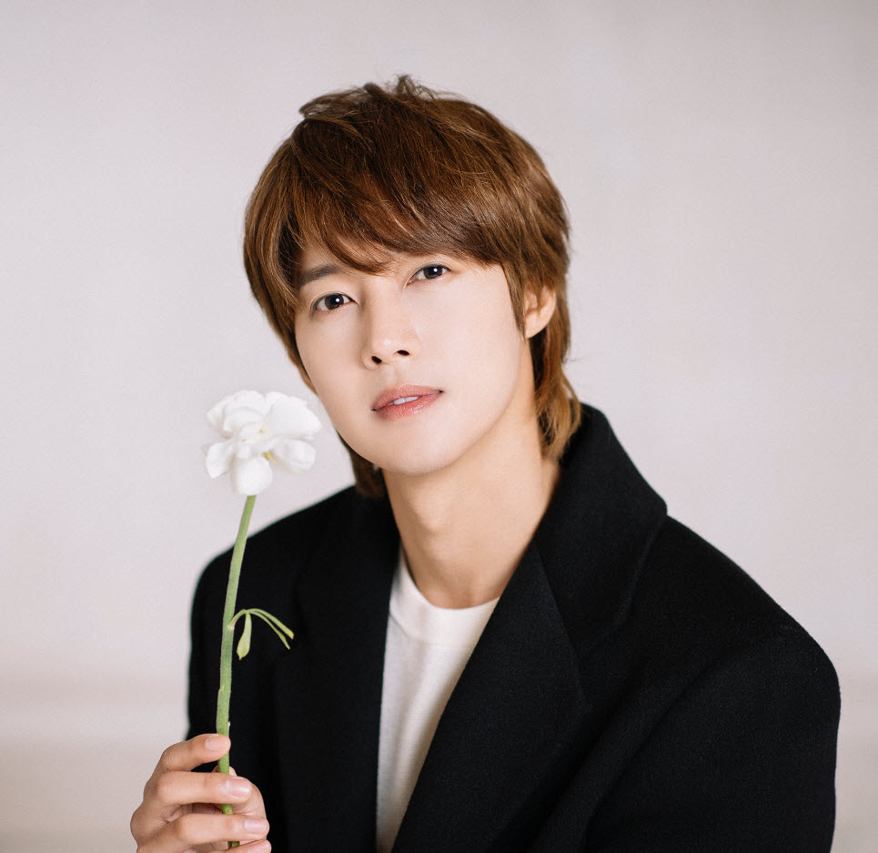 Kim_Hyun_Joong_-_Official_-_Jan01-e.jpg Kim_Hyun_Joong_-_Official_-_Jan01-e.jpg