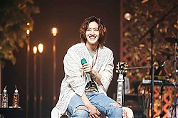 Kim_Hyun_Joong_Green_Prism_Time_1OK.jpg