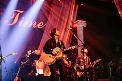Kim_Hyun_Joong_Indigo_3.jpg