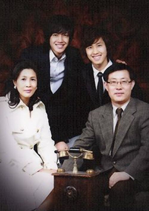 Maman, KHJ, Frère et Papa
